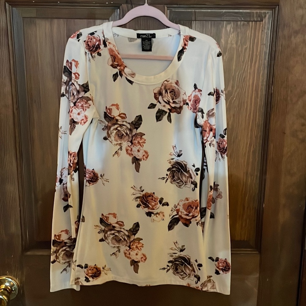 Rue 21 Top